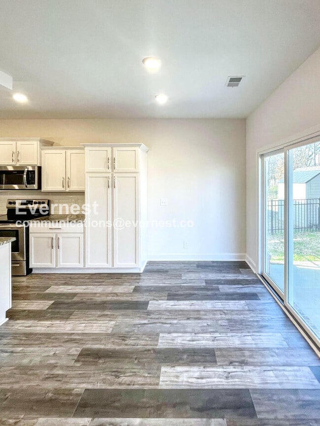 Foto del edificio - 637 Battery Ct