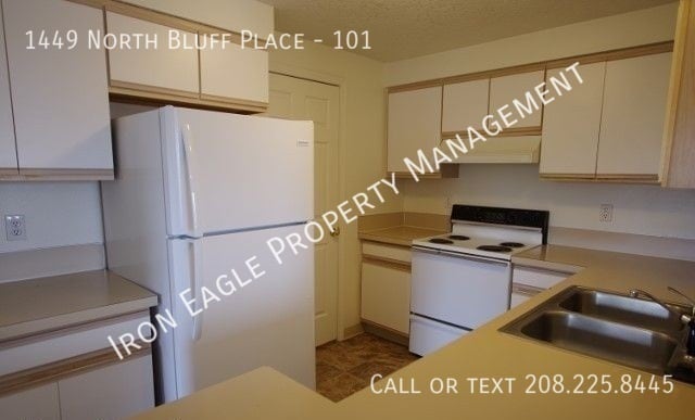 Building Photo - 1449 N Bluff Pl