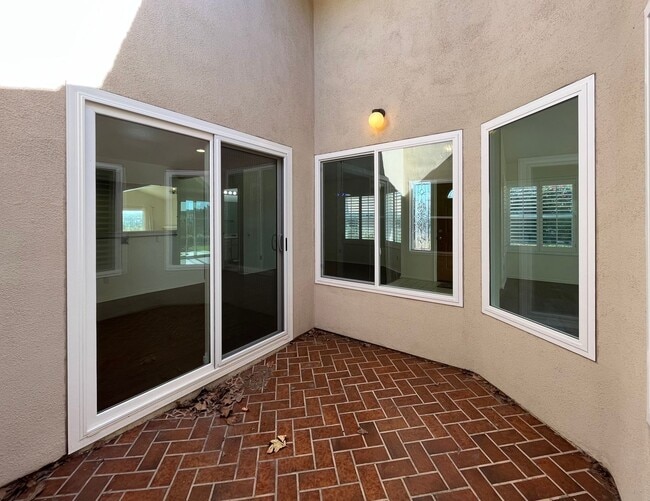 Building Photo - 5524 Pablo Rd