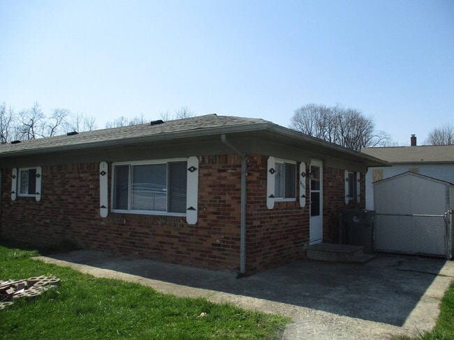 Building Photo - 3041 E Bradbury Ave