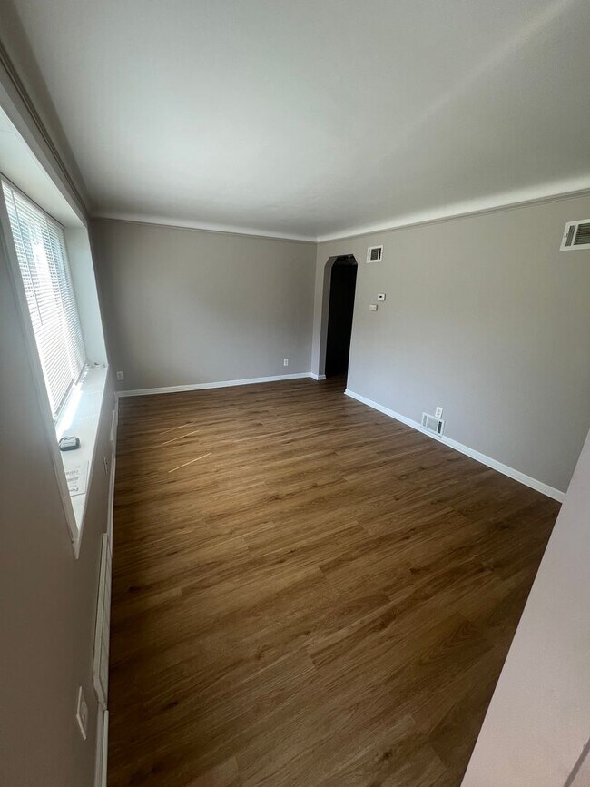 Foto del edificio - 23078 Rosalind Ave