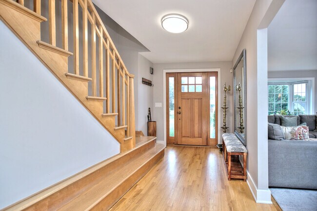 Building Photo - 8 Bauer Pl