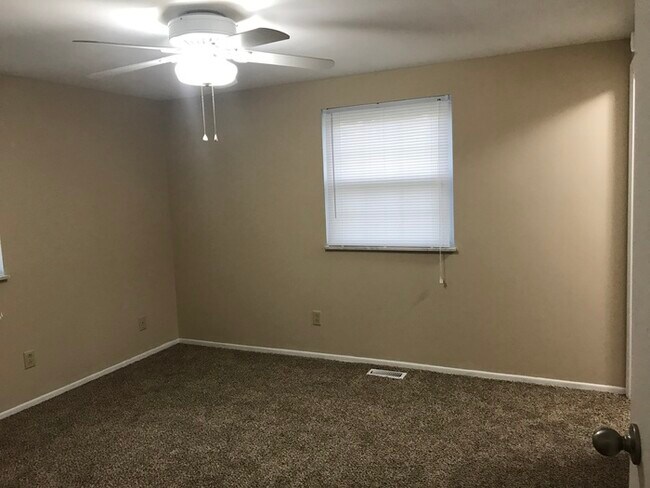 Building Photo - Newly Remodeled Brick Ranch!