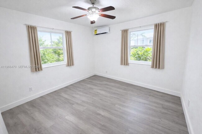 Foto del edificio - 3450 SW 7th St