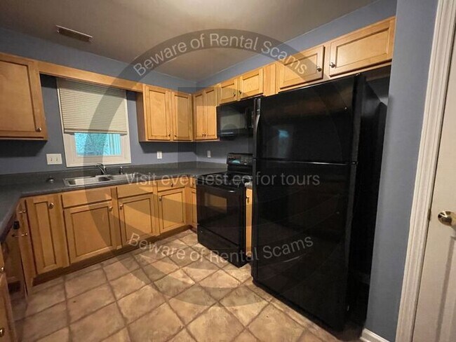 Foto del edificio - 5185 Falling Creek Ln