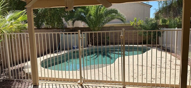 Foto del edificio - COMING SOON! Great 5 bedroom house in Circle Cross Ranch with pool