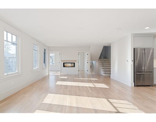 Building Photo - 24 Longfellow Rd