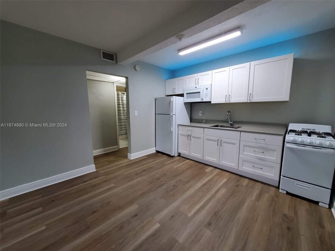 Foto principal - 1845 Pembroke Rd