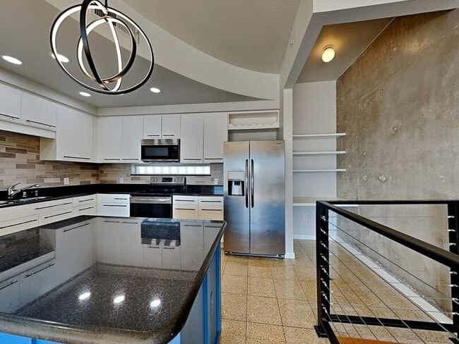 Photo - 3225 Turtle Creek Blvd Apartment