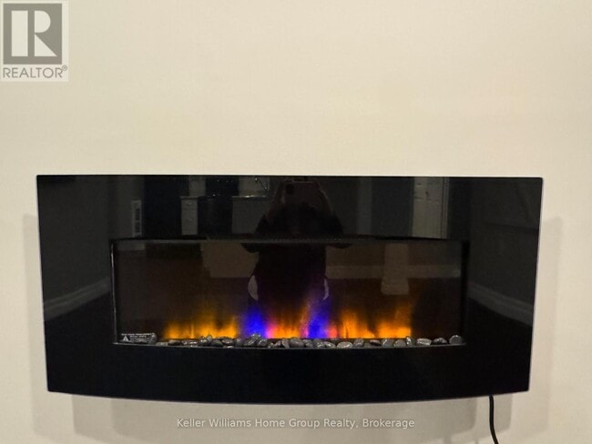 Building Photo - 517 McTavish St