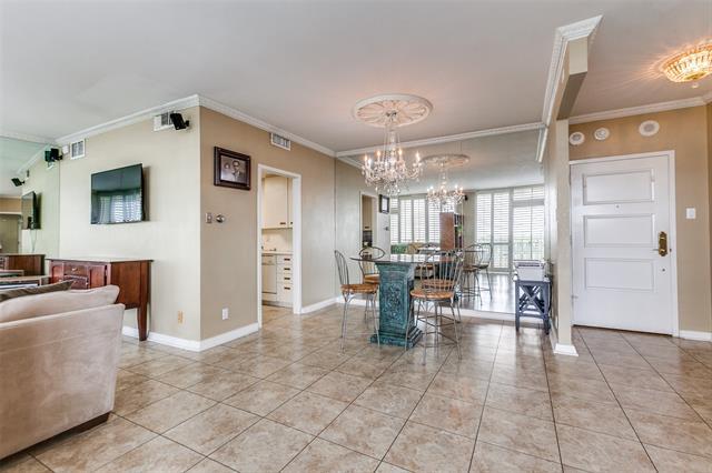 Building Photo - 6211 W Northwest Hwy