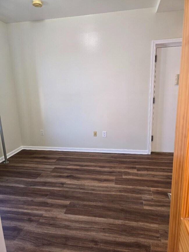 Foto del edificio - 1 bedroom in Brooklyn NY 11216