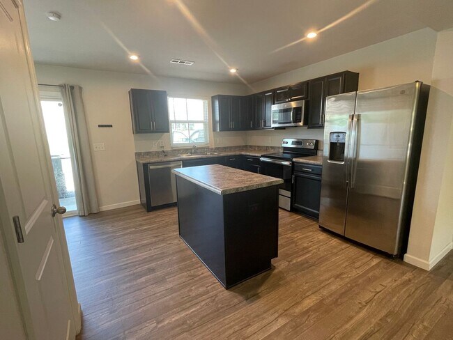 Building Photo - 1245 Havenbrook Dr