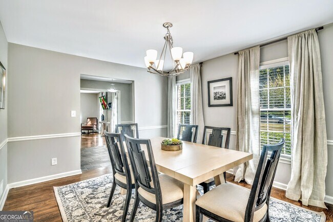 Foto del edificio - 2532 Lakebrook Ct