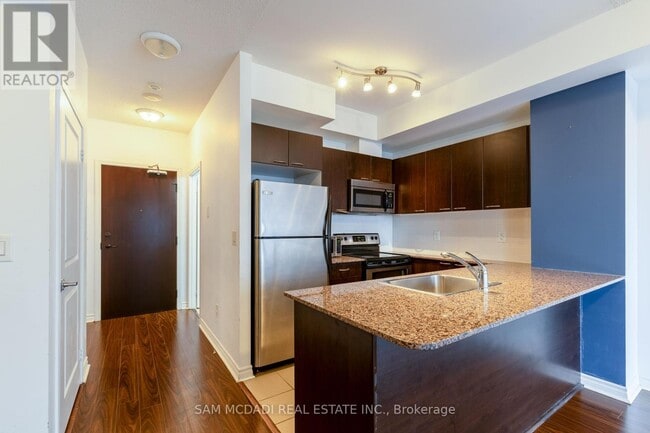 Building Photo - 385-1385 Prince of Wales Dr
