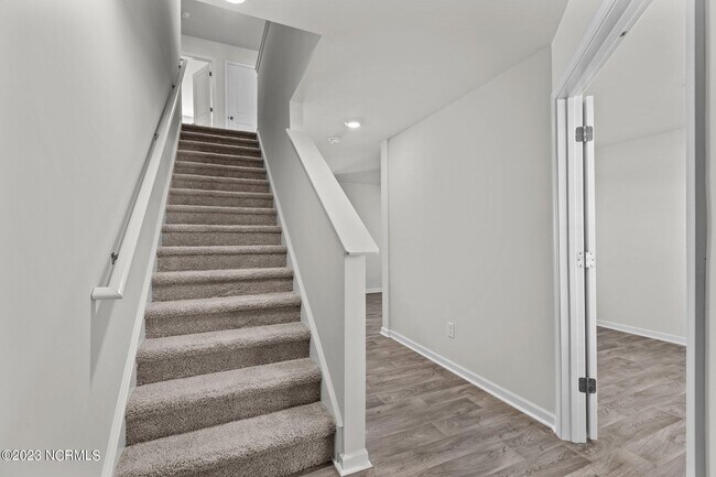 Building Photo - 1904 Rolling Meadows Dr