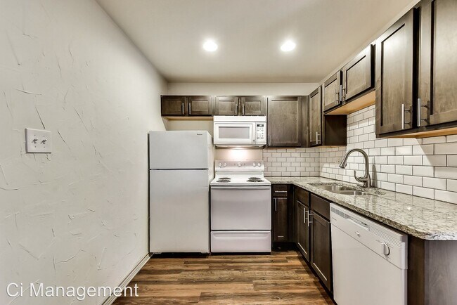 Building Photo - 1502 N Peak St