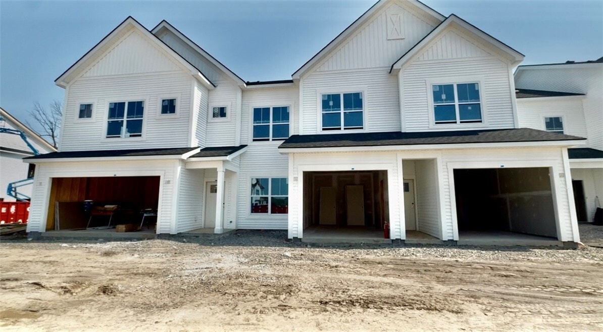 Building Photo - 10 Erie Ridge Drive