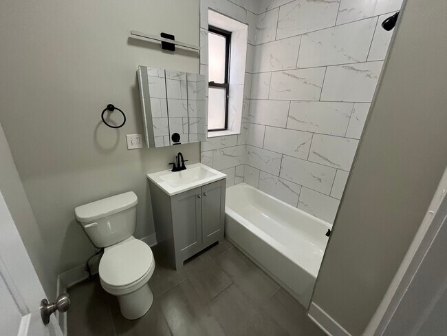 Foto del edificio - 2348 W Wilson Ave