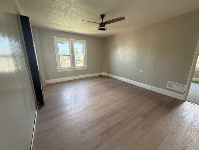 Foto del edificio - 2325 N Erie St