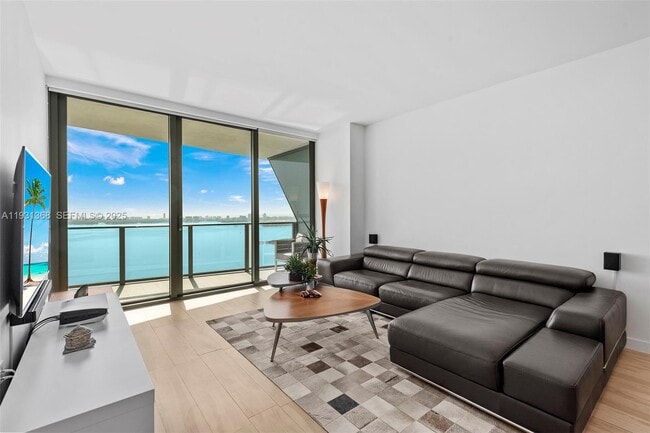 Foto del edificio - 460 NE 28th St