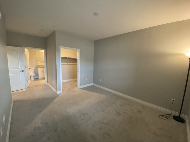 Foto del edificio - Newly Built Condo in the Side Creek Neighborhood!