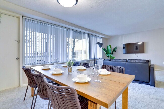 Foto del edificio - 1600 S Eads St