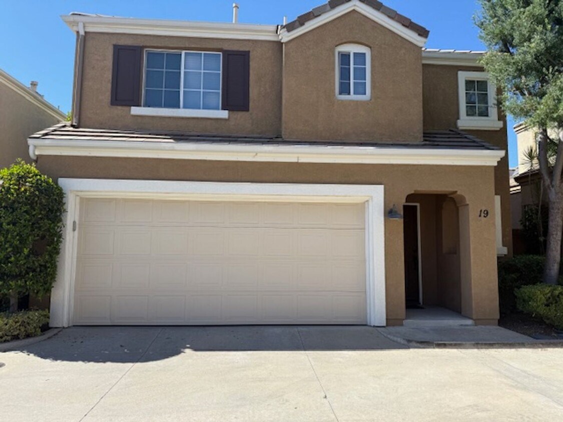 Foto principal - Dual Master Suites Condo in Foothill Ranch