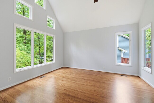 Foto del edificio - 121 Waverly Forest Ln