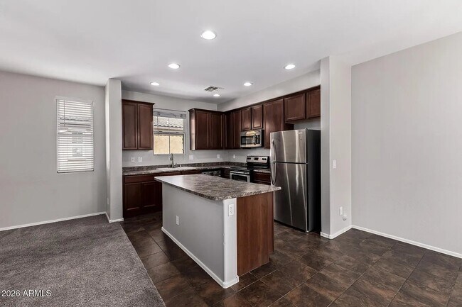 Building Photo - 2026 N 78th Glen