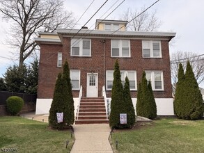 Building Photo - 536 Lake Ave