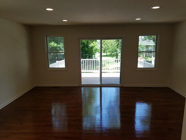 Family Room - 175 Tichenor Ave