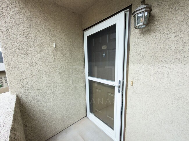 Foto del edificio - 6925 Ash Creek Heights