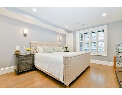 Building Photo - 593 Tremont St