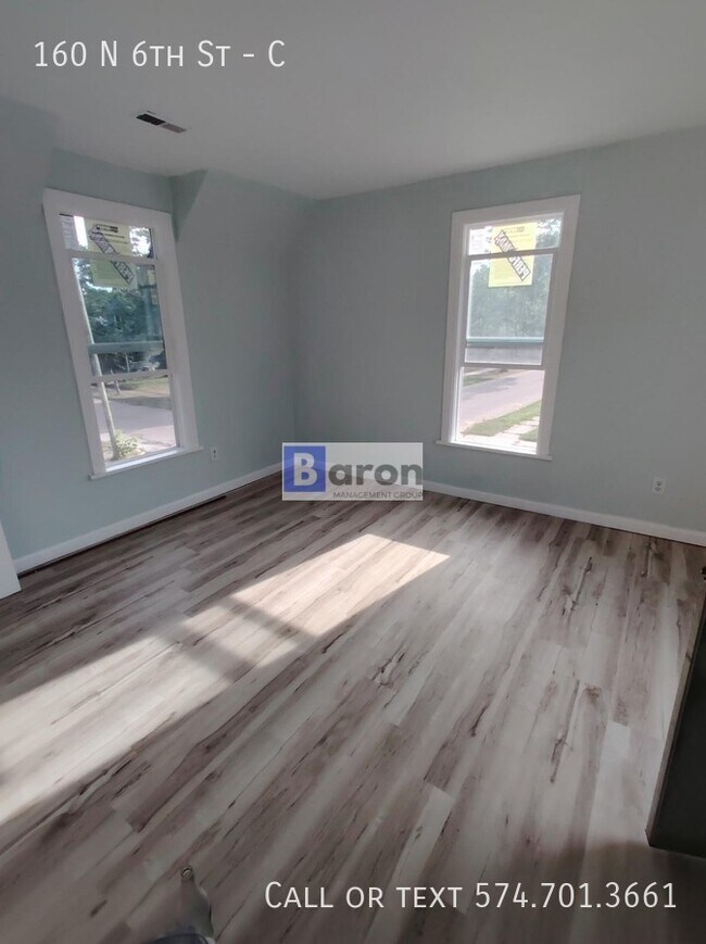 Foto del edificio - 160 N 6th St