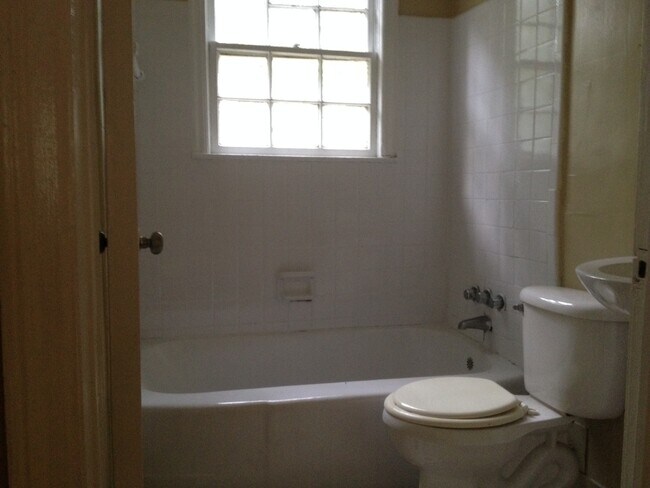 Building Photo - **UPCOMING**Two Bedroom / One Bathroom Home for Rent in Columbus, GA***