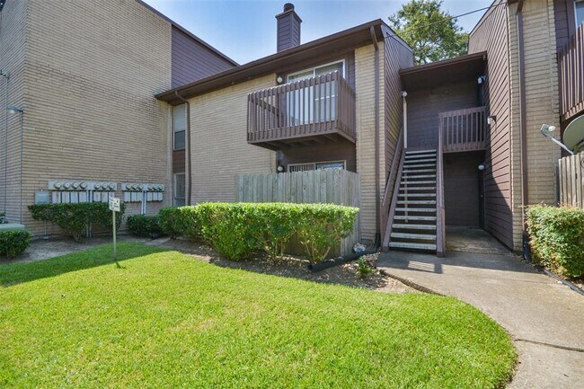 Building Photo - 12905 Woodforest Blvd