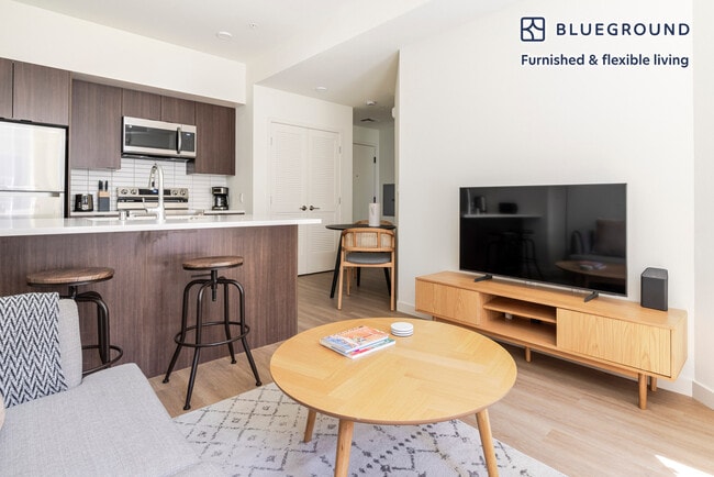 Foto del edificio - 100 Callan Ave