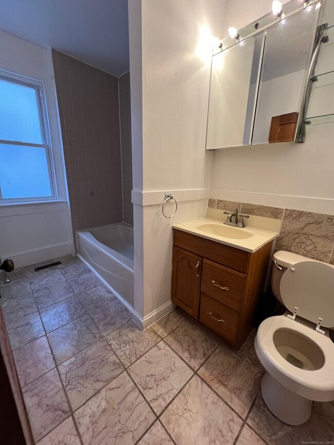 Foto del edificio - 351 Chestnut St