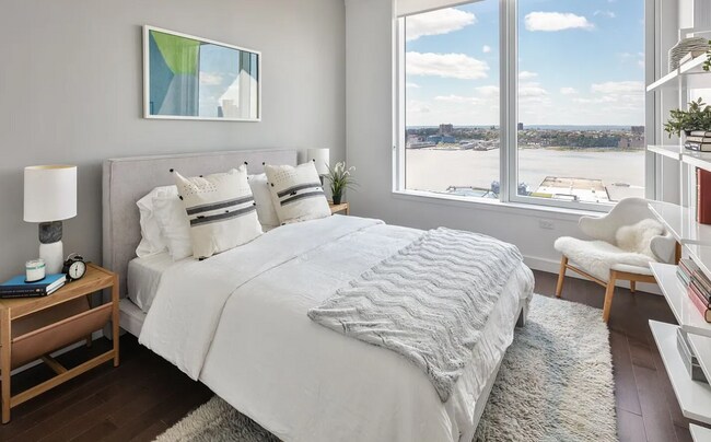 Building Photo - 511 W 36th St.