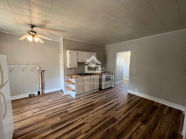 Foto del edificio - 325 S 12th St