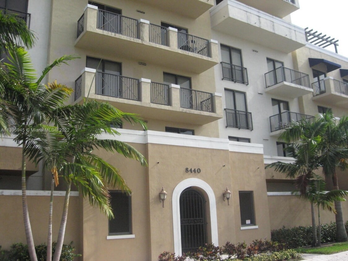 Primary Photo - 8440 SW 8th St