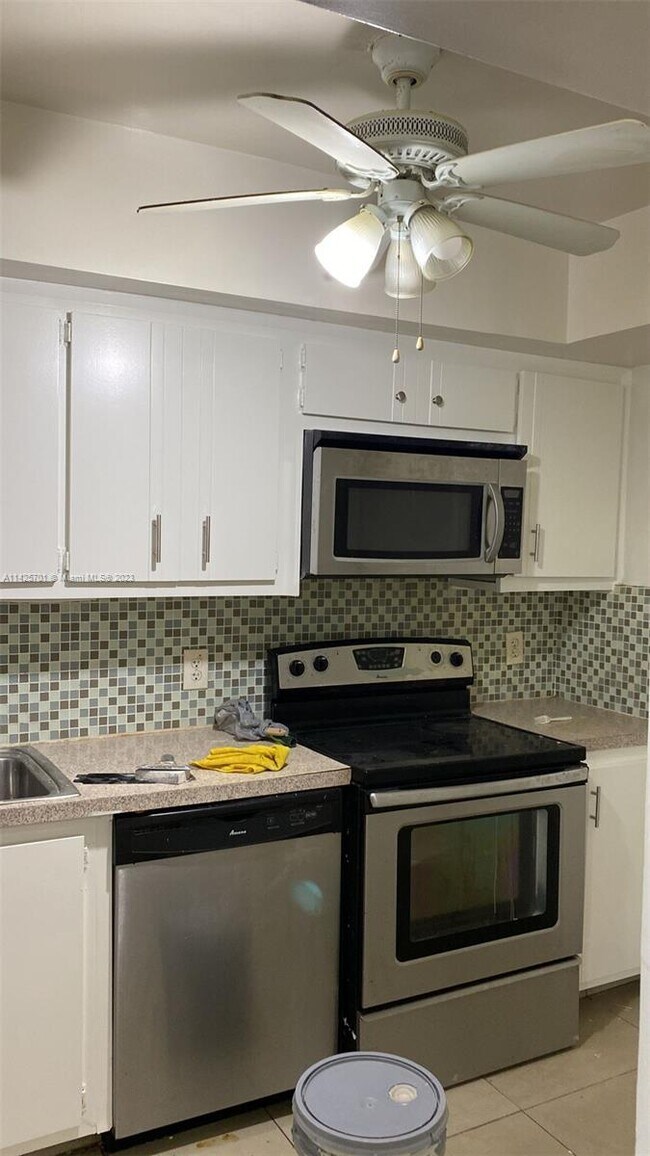 Foto del edificio - 16701 NE 14th Ave