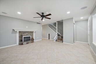 Building Photo - 11811 Algonquin Dr