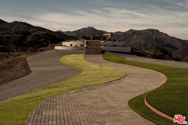 Building Photo - 265 Westlake Blvd