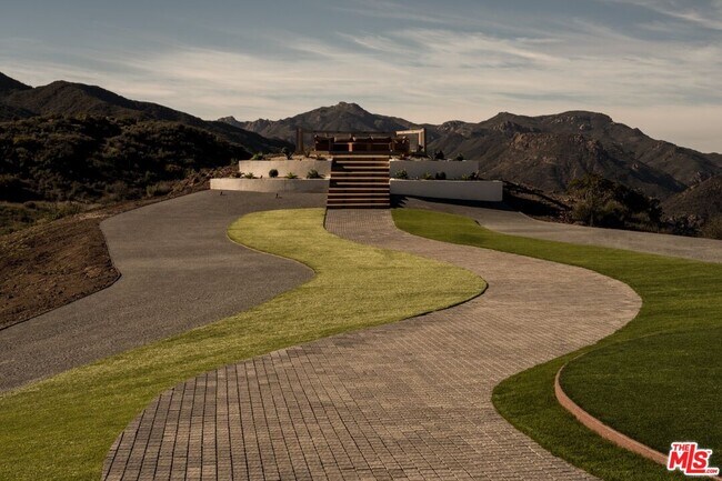 Foto del edificio - 265 Westlake Blvd