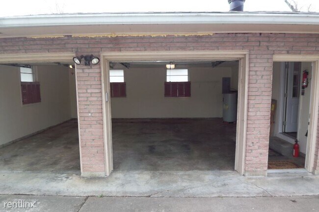 Building Photo - 3 br, 1 bath House - 2878 Elm Hill Pike