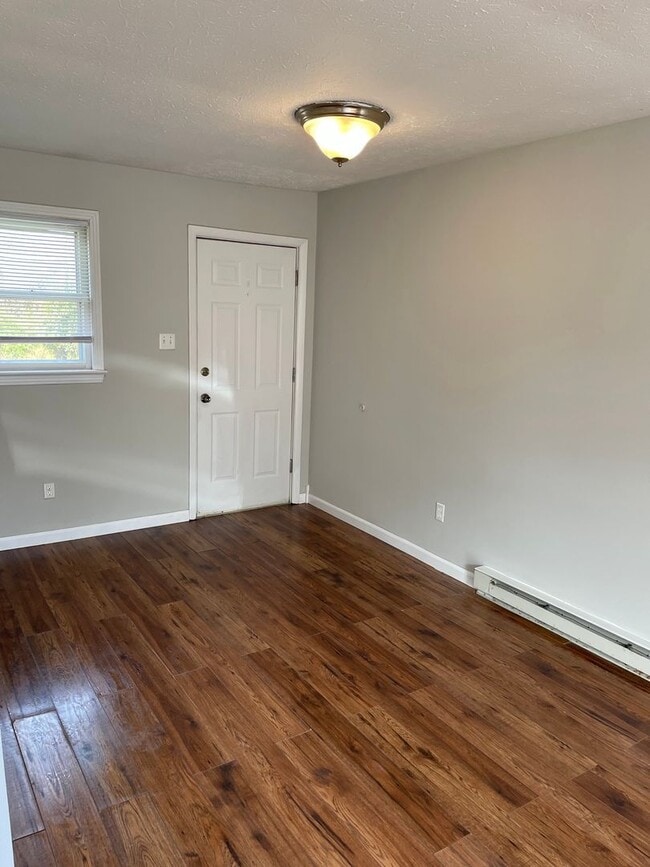 Building Photo - 587 Whitlock Rd