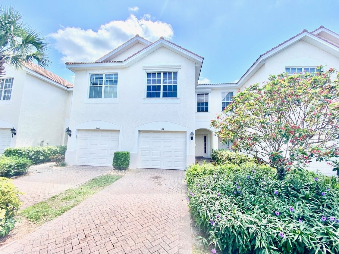 Primary Photo - ** STRATFORD PLACE ** 3 BED 2 BATH ** ANNU...