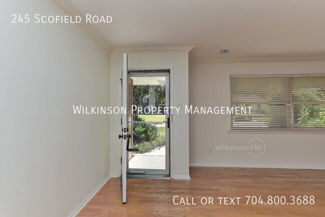 Foto del edificio - 245 Scofield Rd